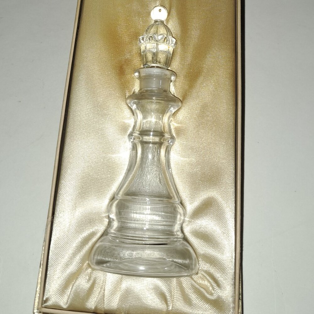 Vintage MARY CHESS QUEEN Perfume Bottle in Box BEAUTIFUL Glass Bottle VINTAGE